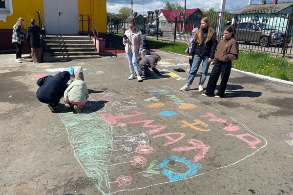 Конкурс рисунков «Мир.Труд.Май» шагает по планете.